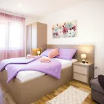 Lemi 펜션 로비니